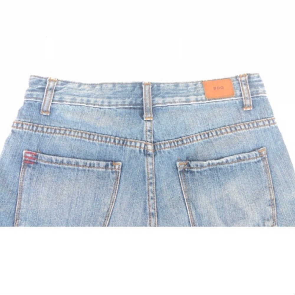 BDG Mid Rise Freja Denim Shorts - Picture 6 of 6